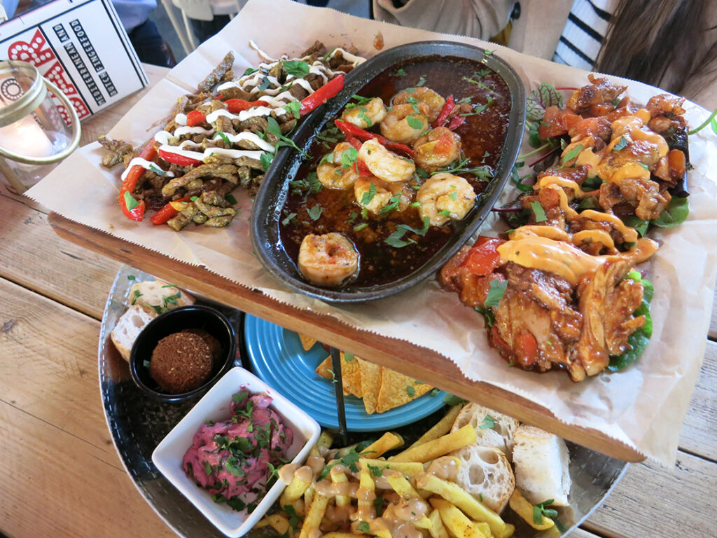 Comida en el Markthal de Róterdam