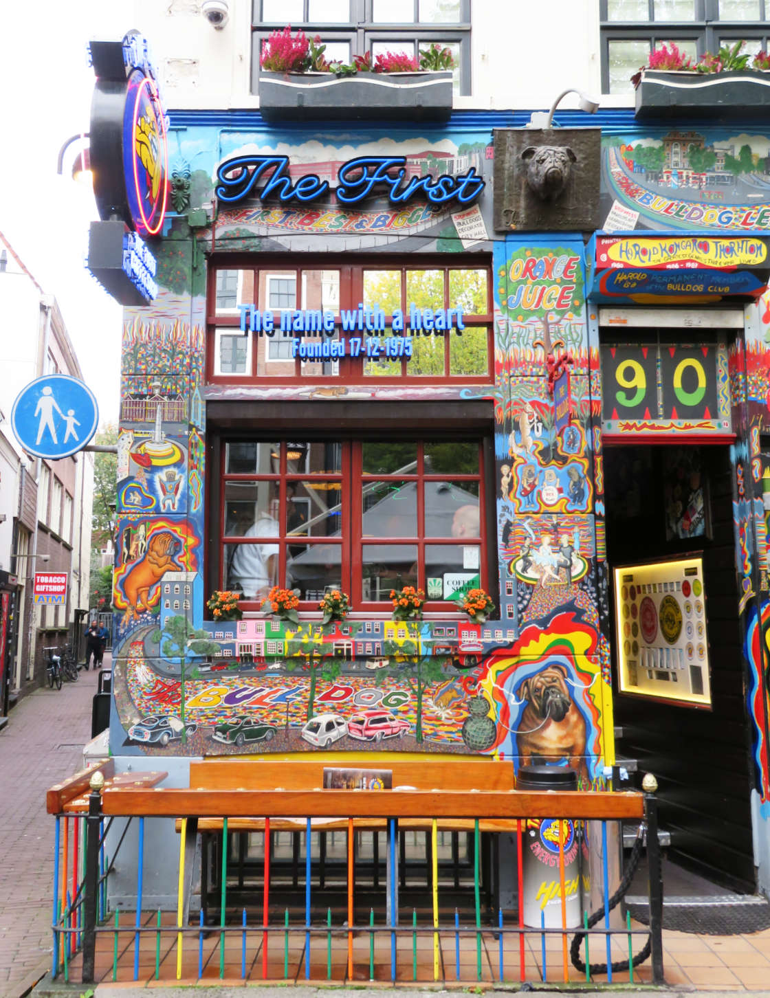 The Bulldog The First Coffeeshop Amsterdam Holanda