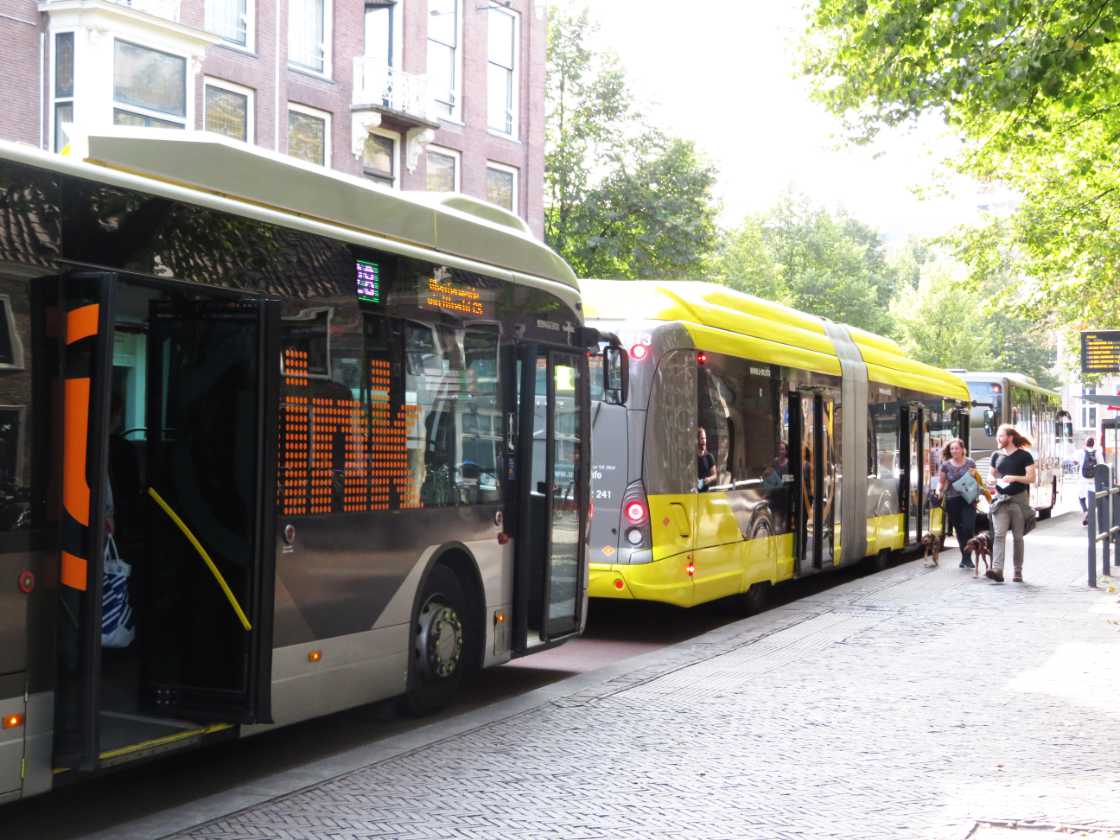 Autobuses en Utrecht Holanda