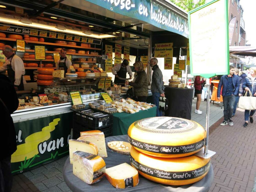 Mercado de Elst Holanda - Tienda de quesos