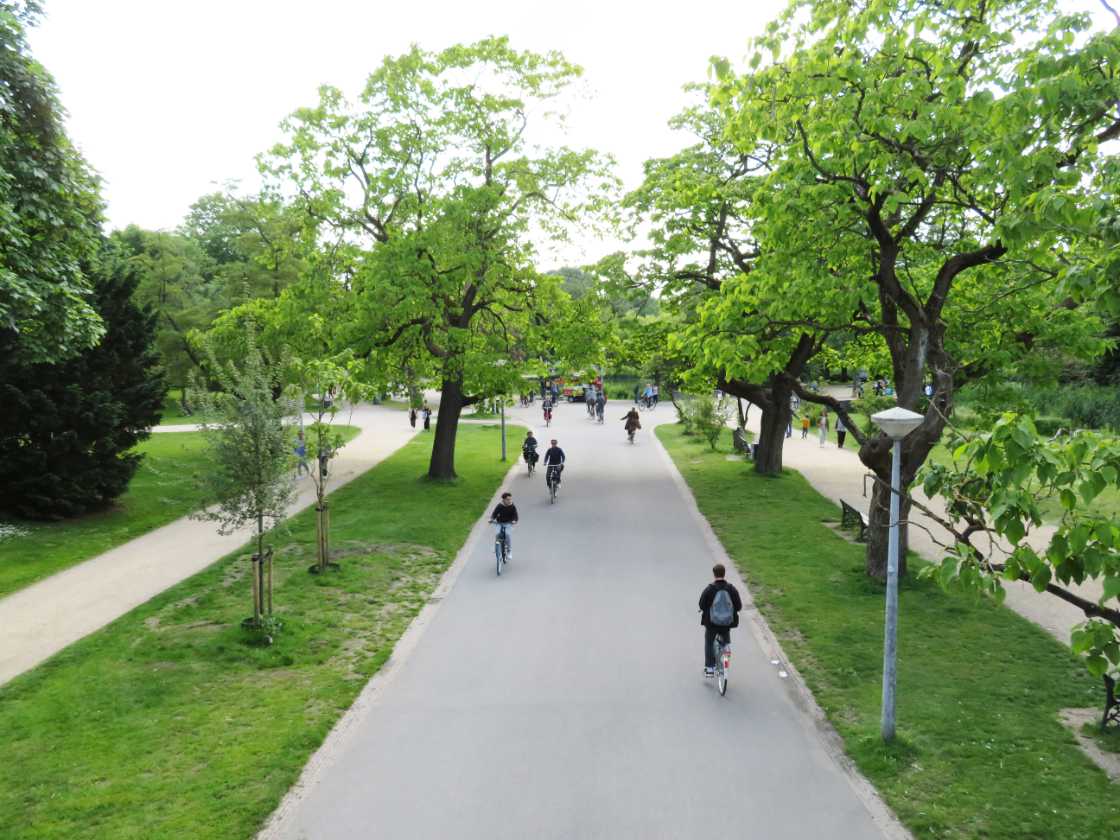 Ciclistas en el Vondelpark Amsterdam