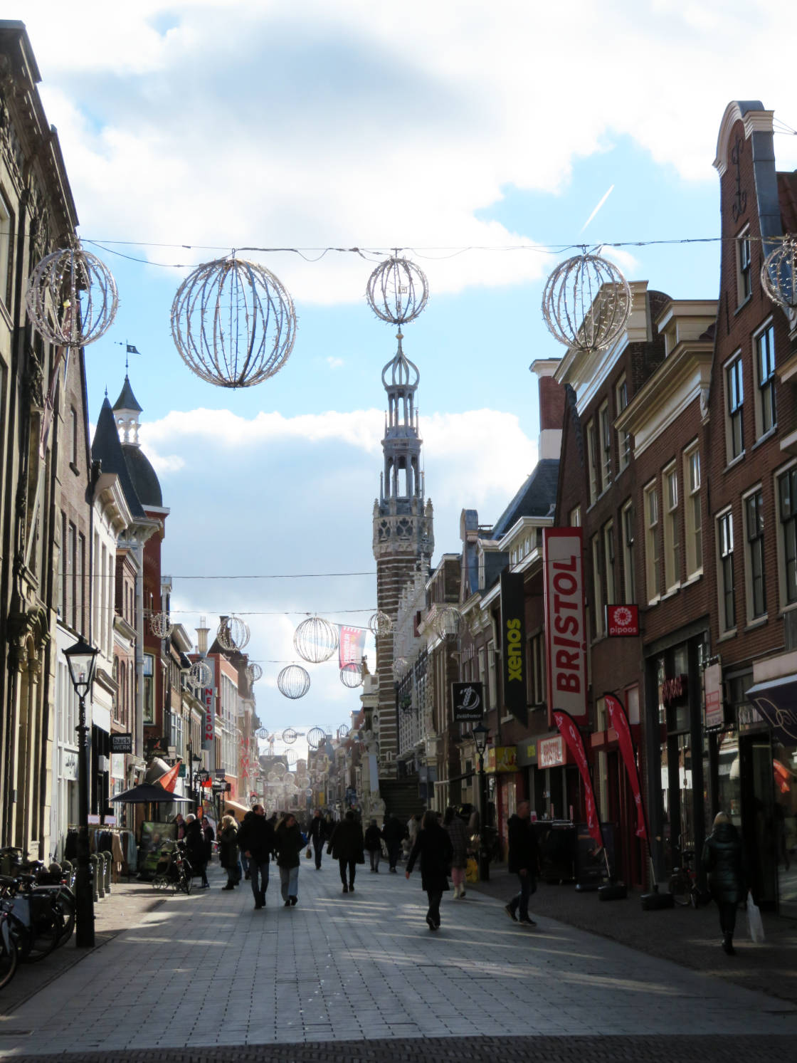 Calle de tiendas Langestraat Alkmaar Holanda