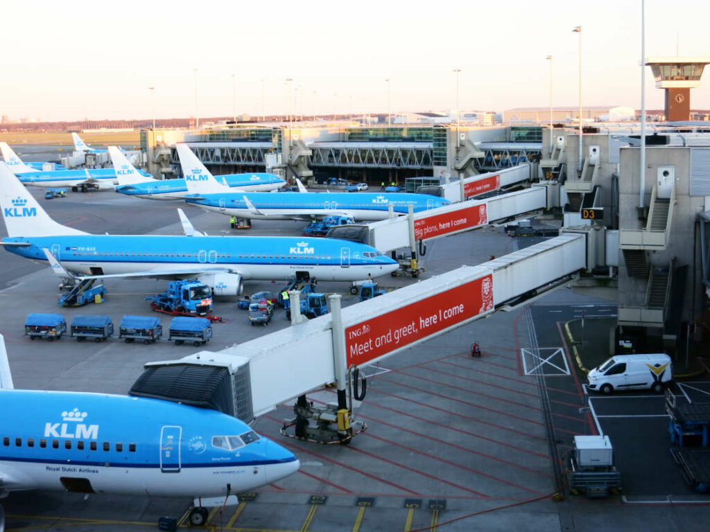 Aviones en el aeropuerto de Schiphol Holanda