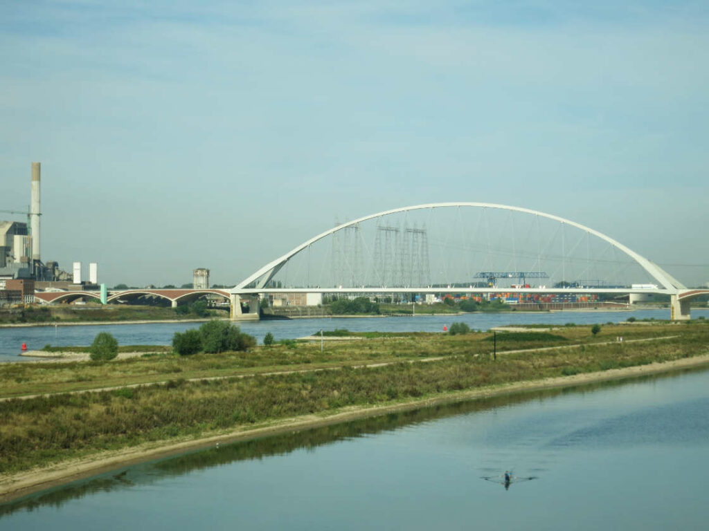 Rio Waal en Nimega Holanda