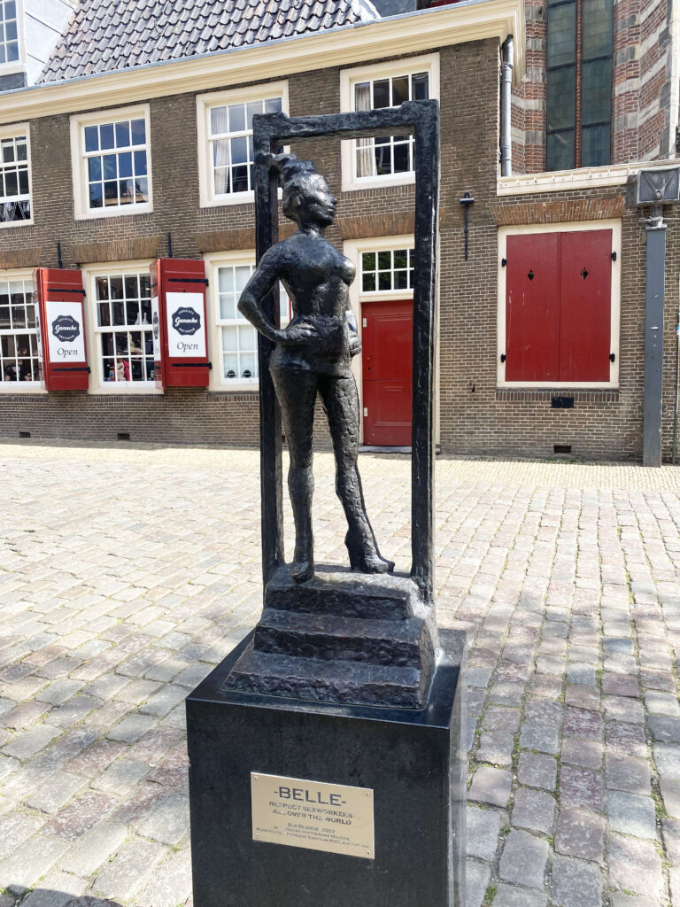 Belle - Estatua de una trabajadora sexual en Amsterdam